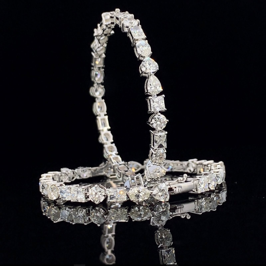Mirano Jewels TCW 28.00 Carat Lab Created Diamond Bangles in 18K Gold